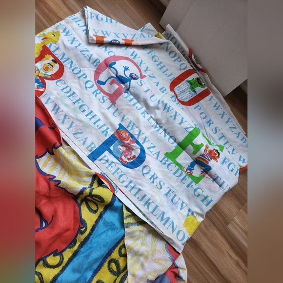 Sesame street sheets twin fitted and flat - Picture 2 of 2